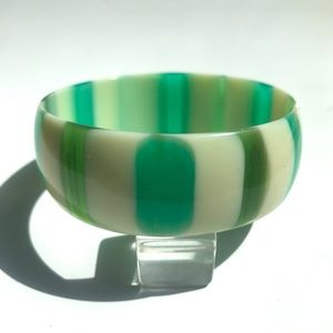 Genuine DuPont 1960s Lucite Bangle Bracelet